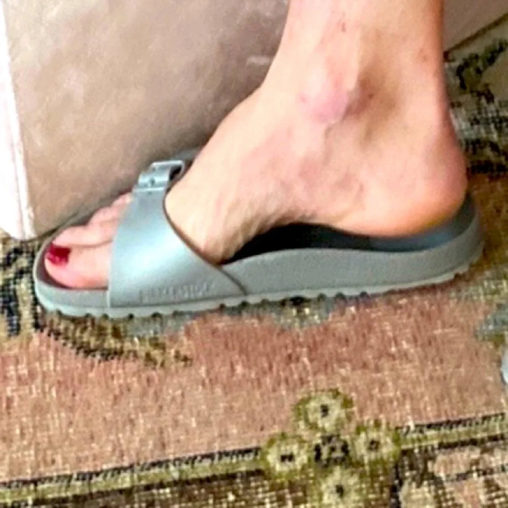 Womens Silver Birkenstock Slides! Great Condition! Size 8! (38) - Picture 3 of 10